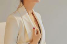 秦海璐高冷干练时尚写真