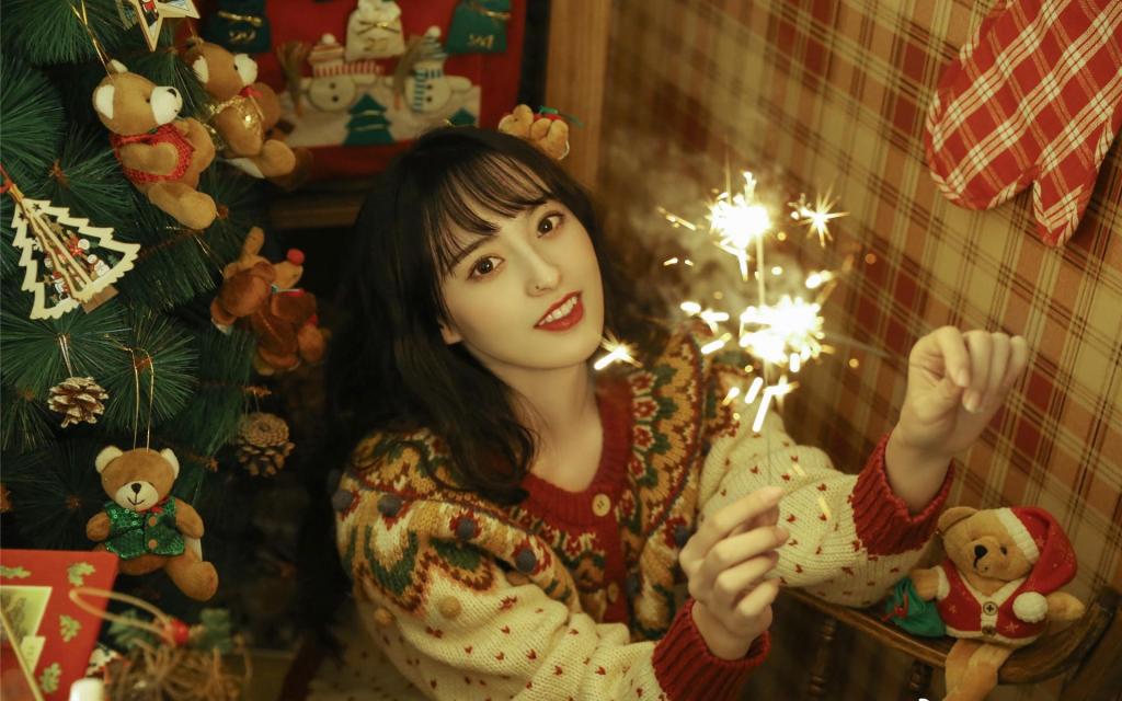 圣诞节气质美女甜美写真
