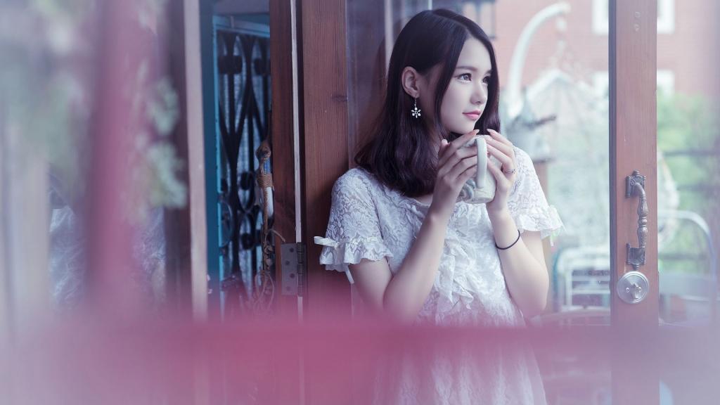 甜美文静美女
