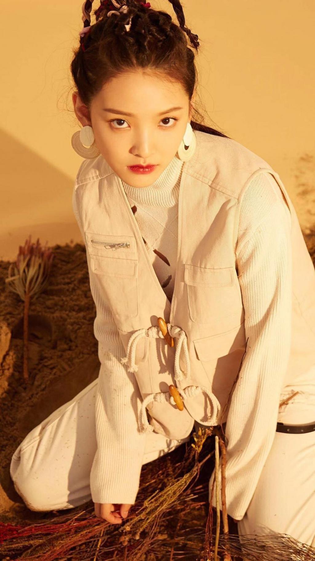 章若楠时尚休闲写真