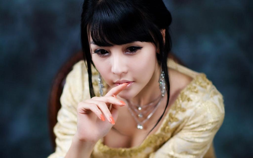 车模美女李智友