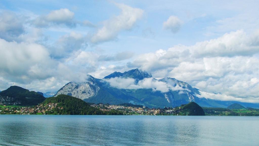 瑞士图恩湖旅游风景