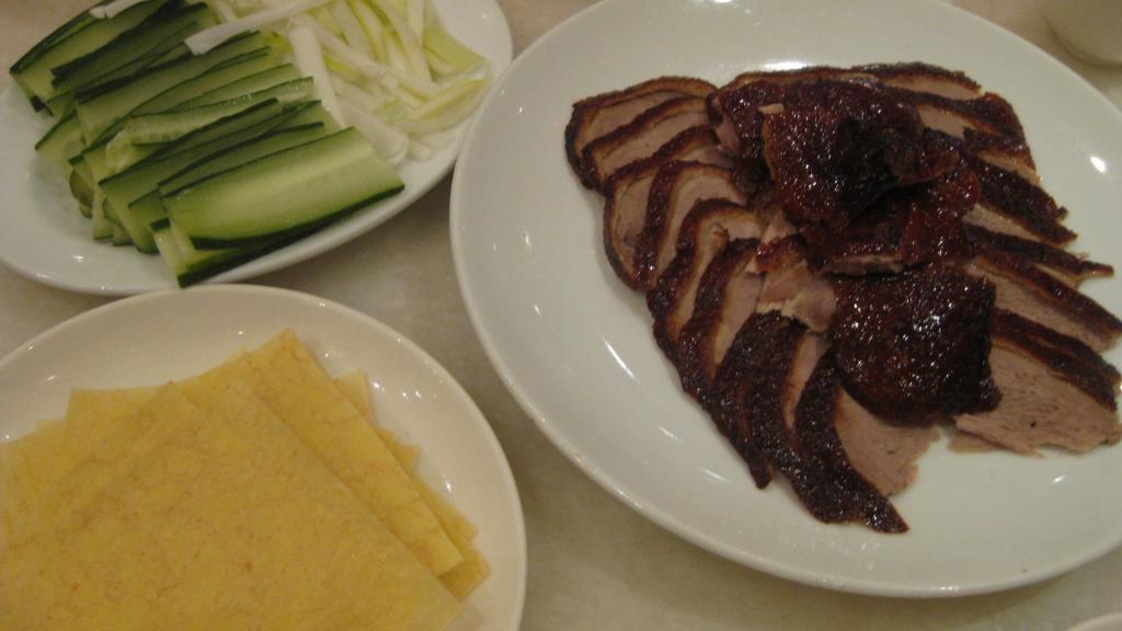 诱人香肥流油北京烤鸭