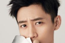 魏晨简约休闲风帅气写真