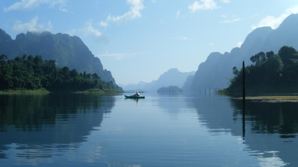 如梦如幻的湖水