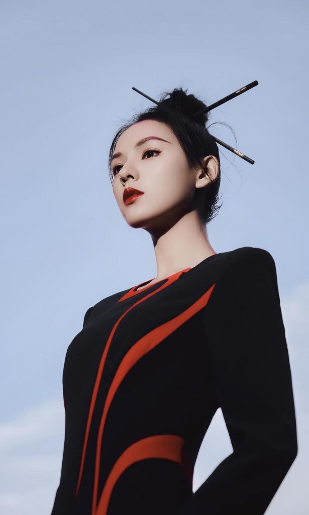 巴黎时装周美女张予曦白嫩精致优雅写真