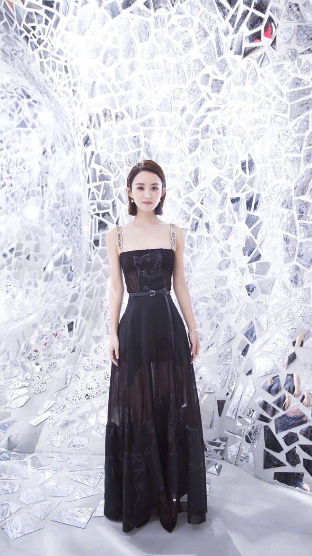 美女明星赵丽颖时装周