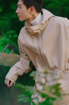 邻家学长杨洋户外小清新写真-1