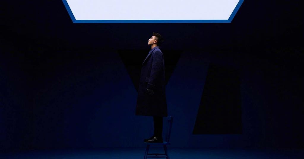 戚薇金瀚蓝色大片