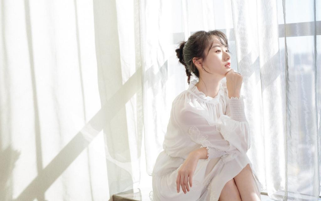 袁冰妍白纱裙写真