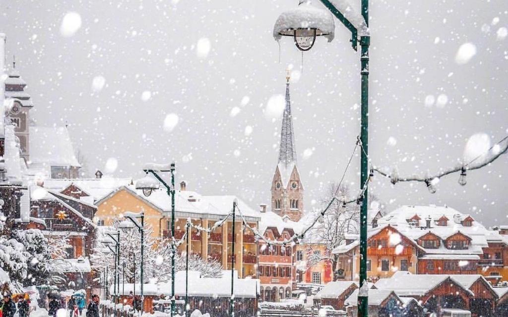 奥地利小镇唯美的雪景