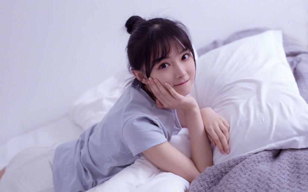 清纯元气美女居家写真