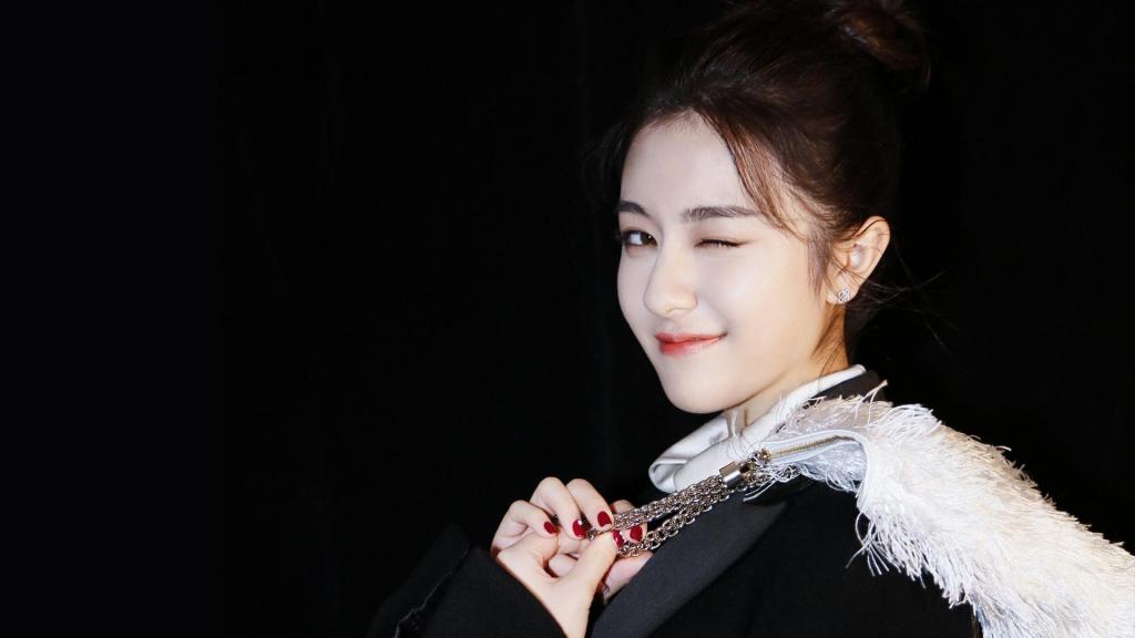 可爱调皮美女演员李兰迪