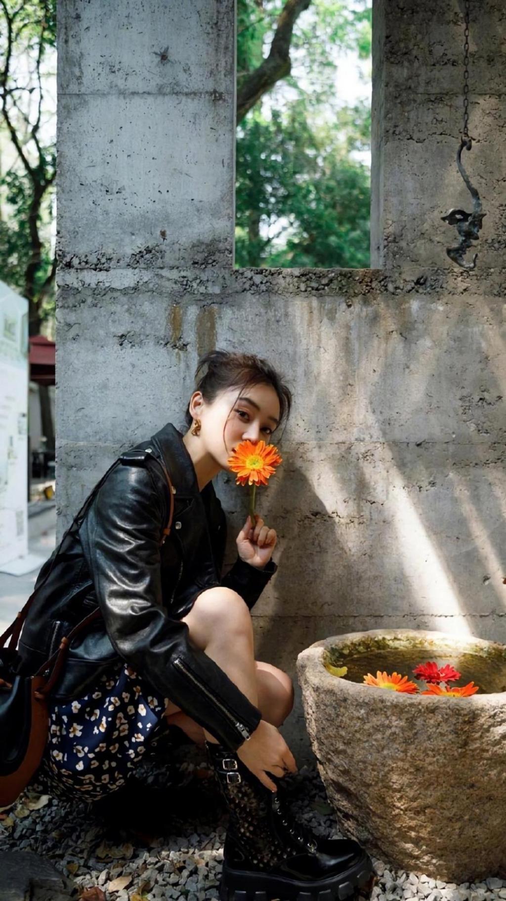 气质非凡女神袁姗姗霸气迷人皮衣诱人写真