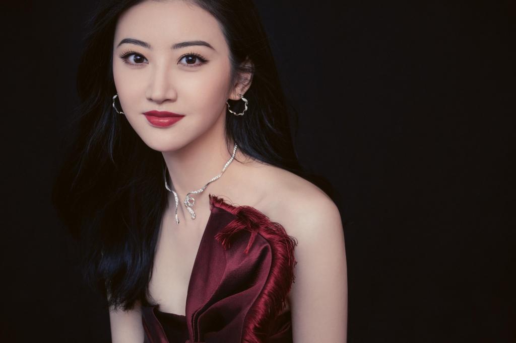 景甜车厘子长裙写真