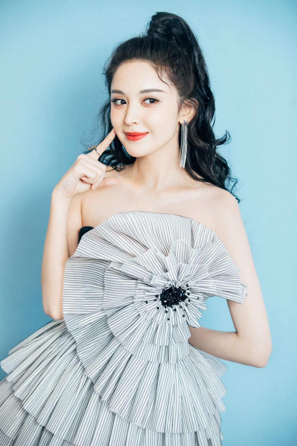 古力娜扎甜美梦幻小公主画风写真