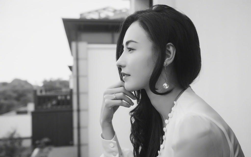 张柏芝性感黑白写真