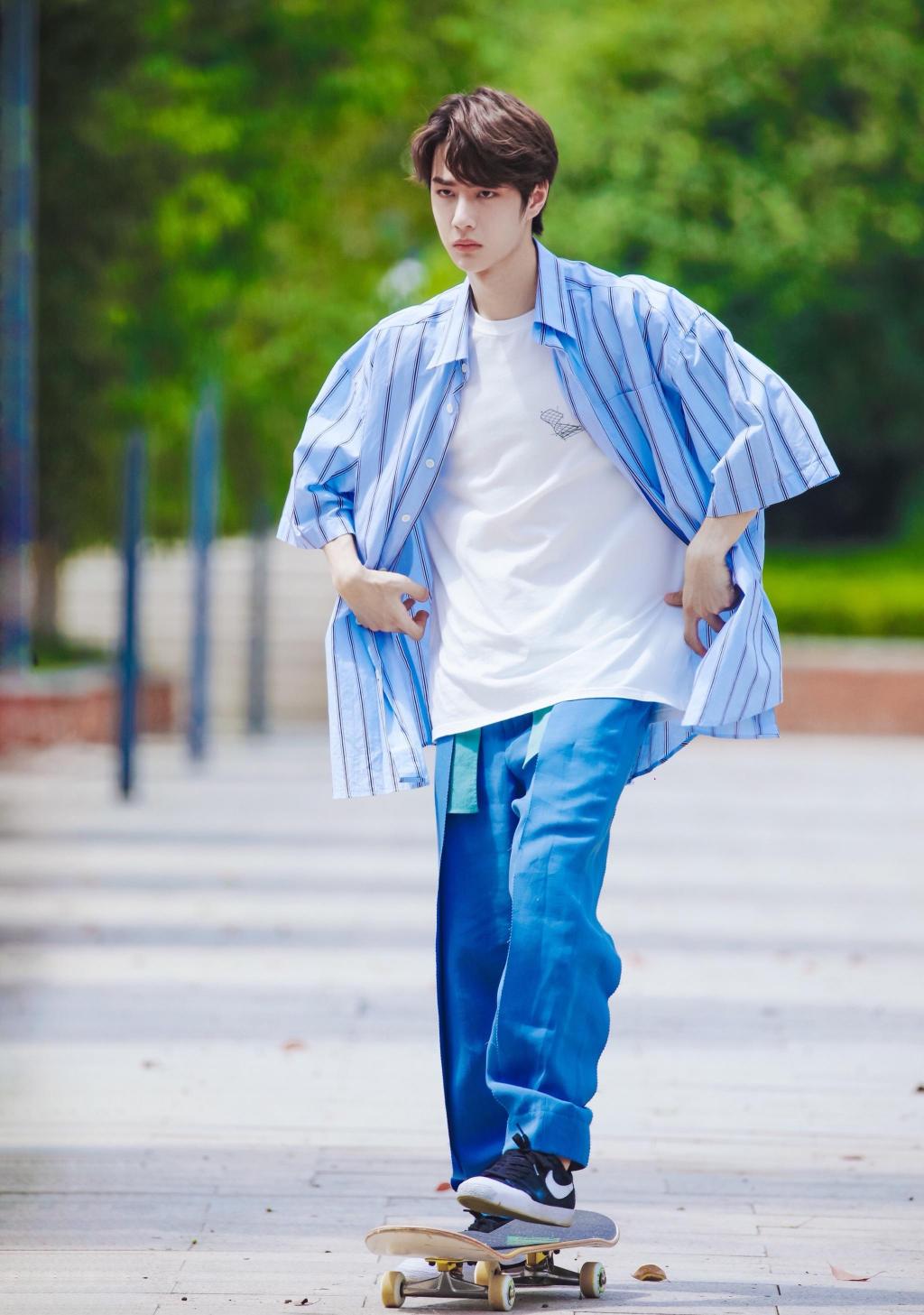 小清新少年王一博休闲衬衫