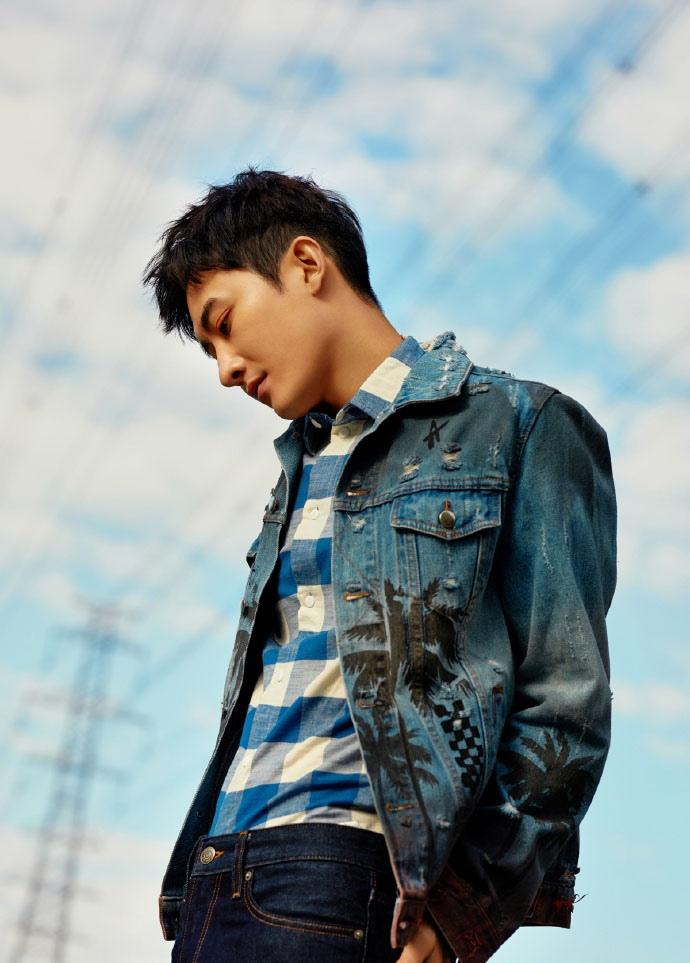 周觅时尚穿搭帅气迷人写真