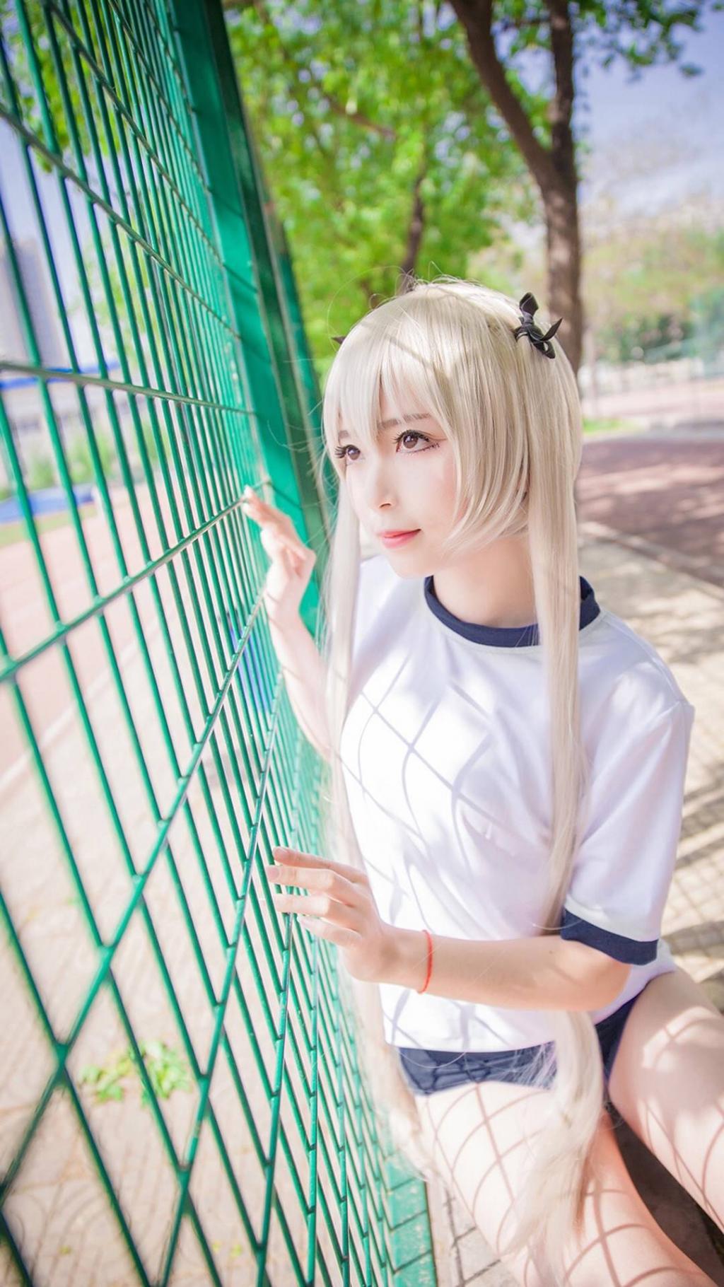 清纯萌妹cosplay穹妹校园写真