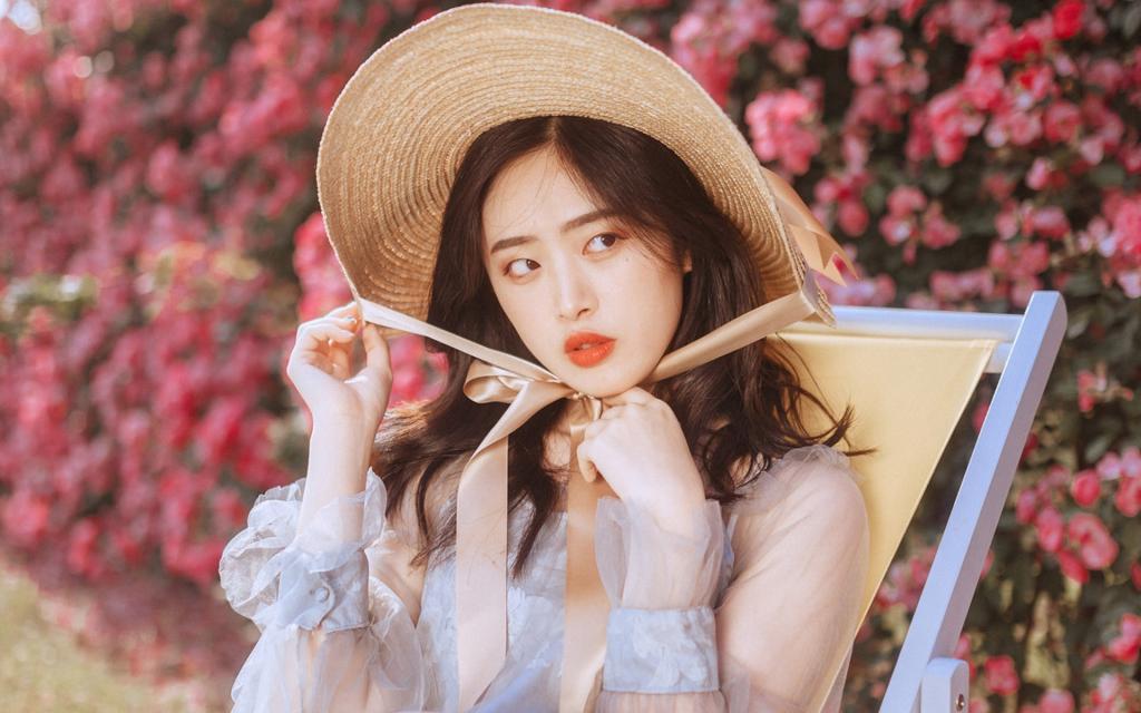 文艺的美女像个花仙子