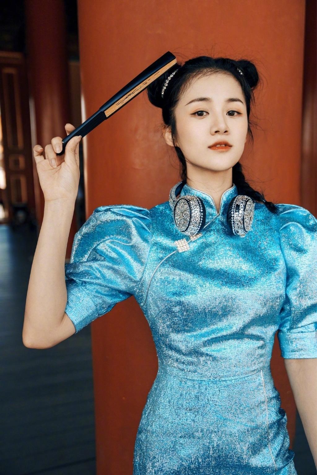 安悦溪国潮旗袍故宫时尚魅力写真