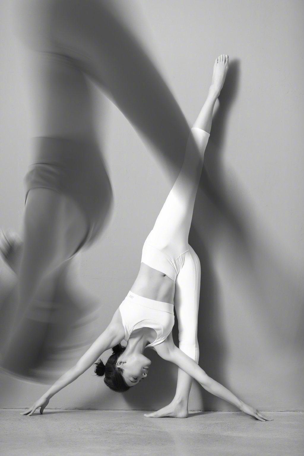 陈数黑白风优雅唯美瑜伽写真