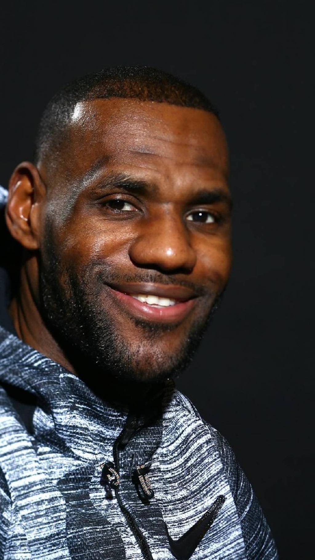 篮球巨星詹姆斯