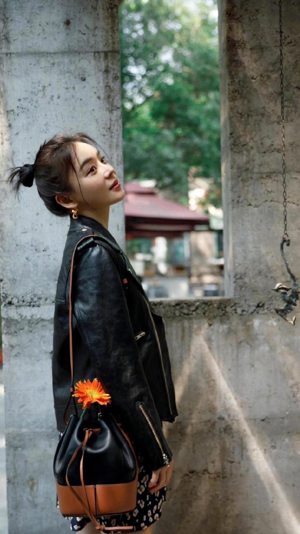 气质非凡女神袁姗姗霸气迷人皮衣诱人写真