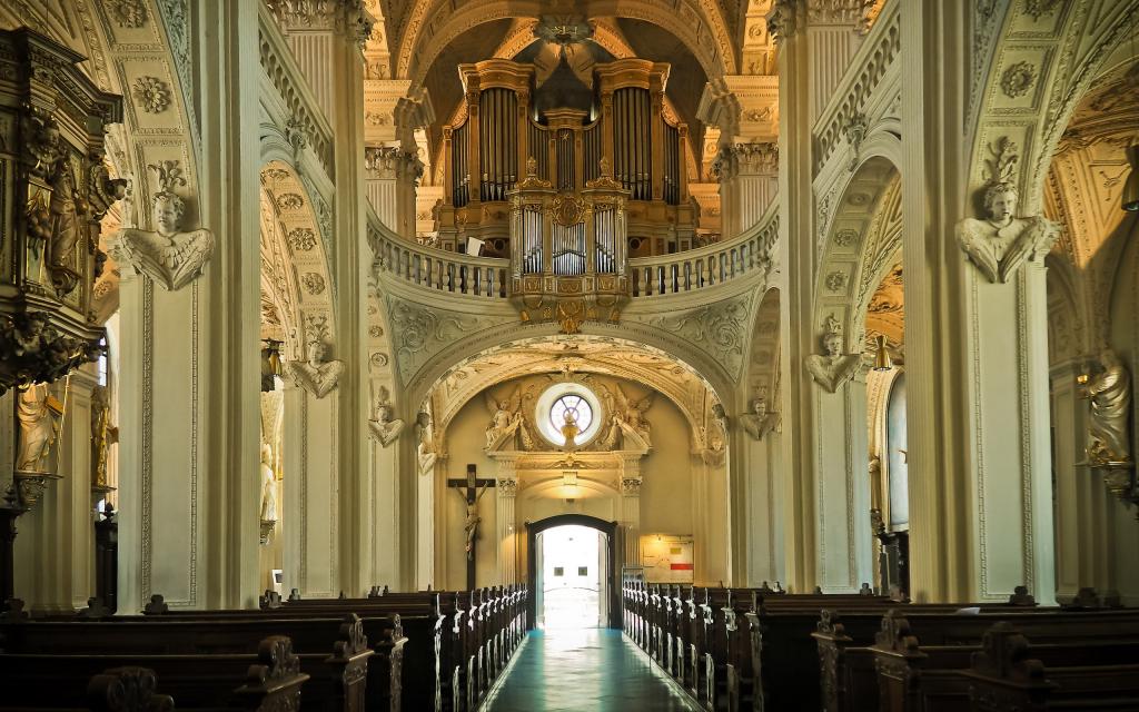 经典欧洲教堂大厅