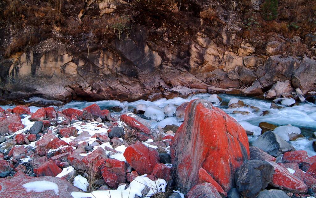 冬日冰封的河道唯美写真