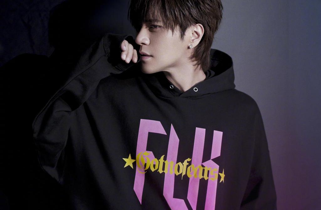 罗志祥时尚成熟写真