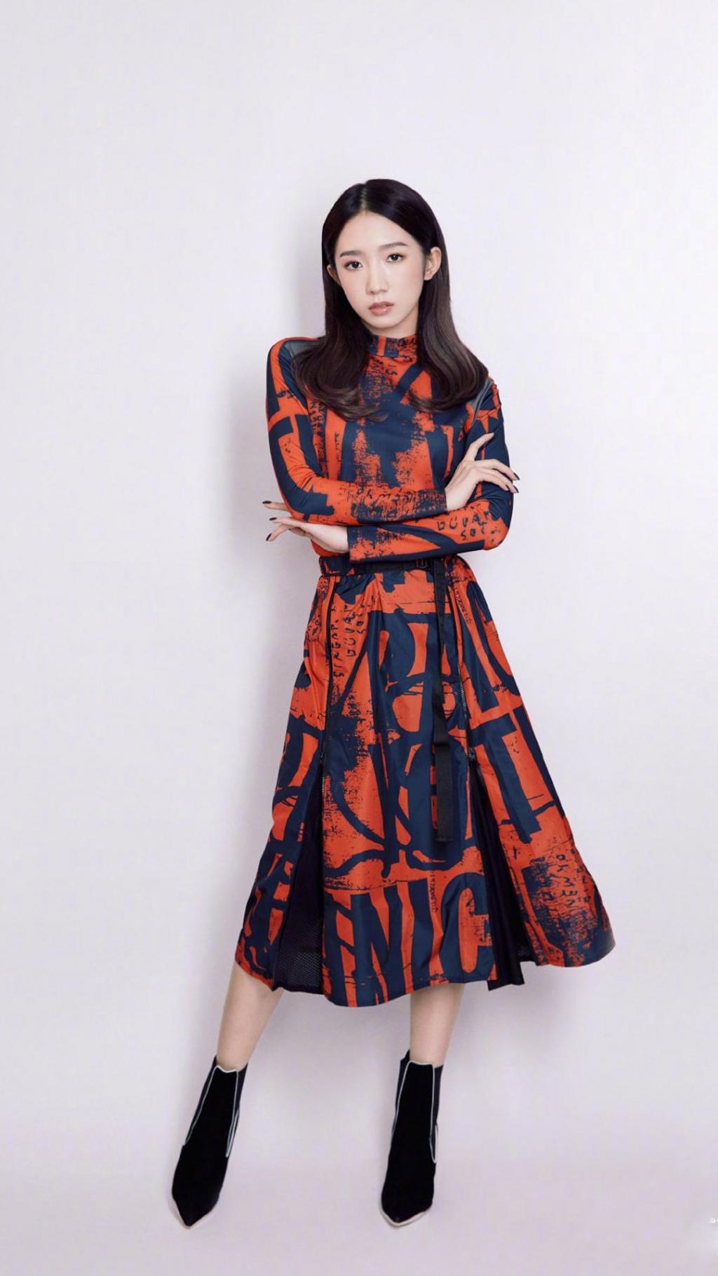 孟美岐中国风造型