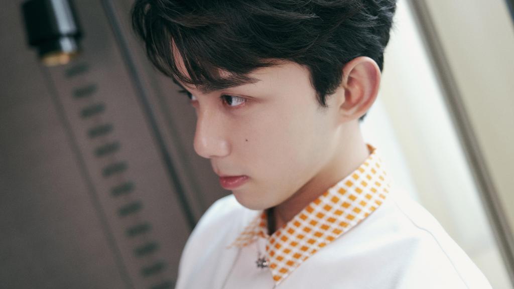 吴磊夏日清爽帅气写真