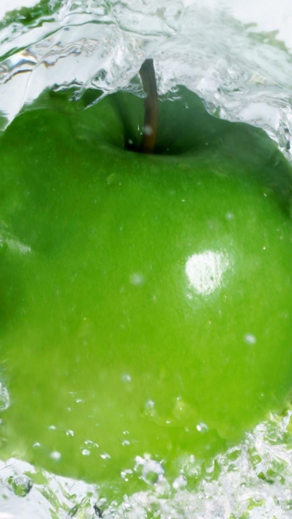 诱人清脆青苹果