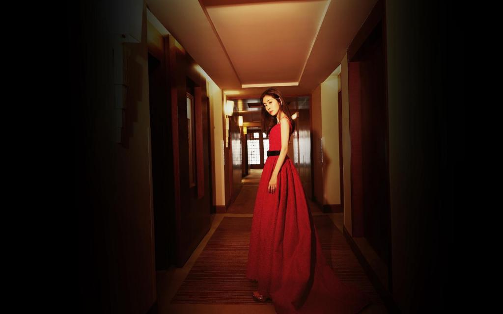 性感女神张碧晨红裙子优雅写真