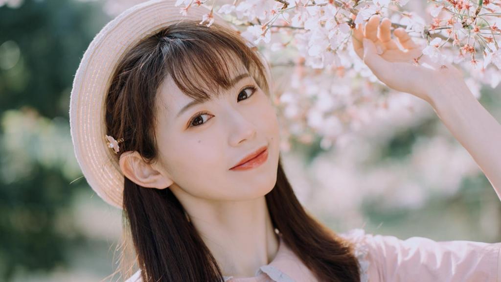 清新俏皮可爱萝莉樱花下的迷人写真