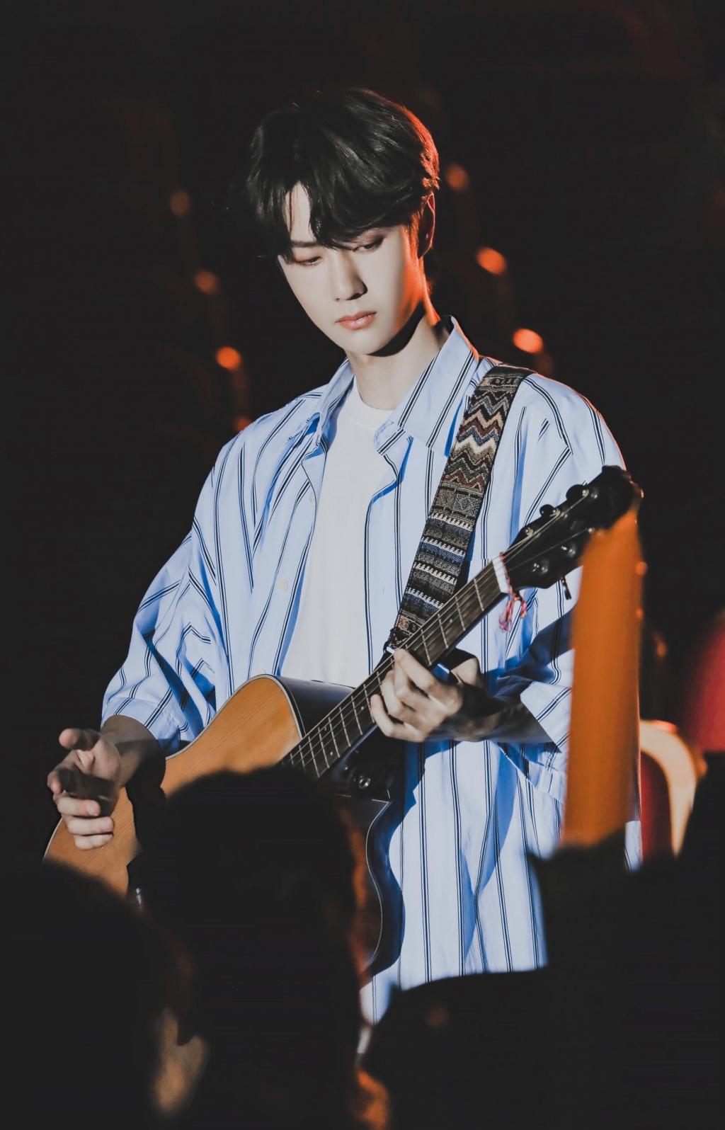 小清新少年王一博休闲衬衫