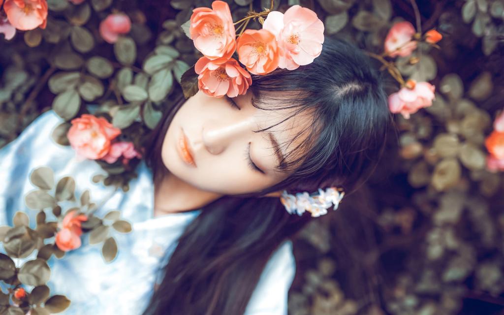 花丛花季和服美女