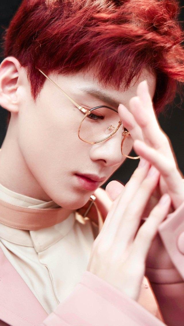 白敬亭个性时尚写真