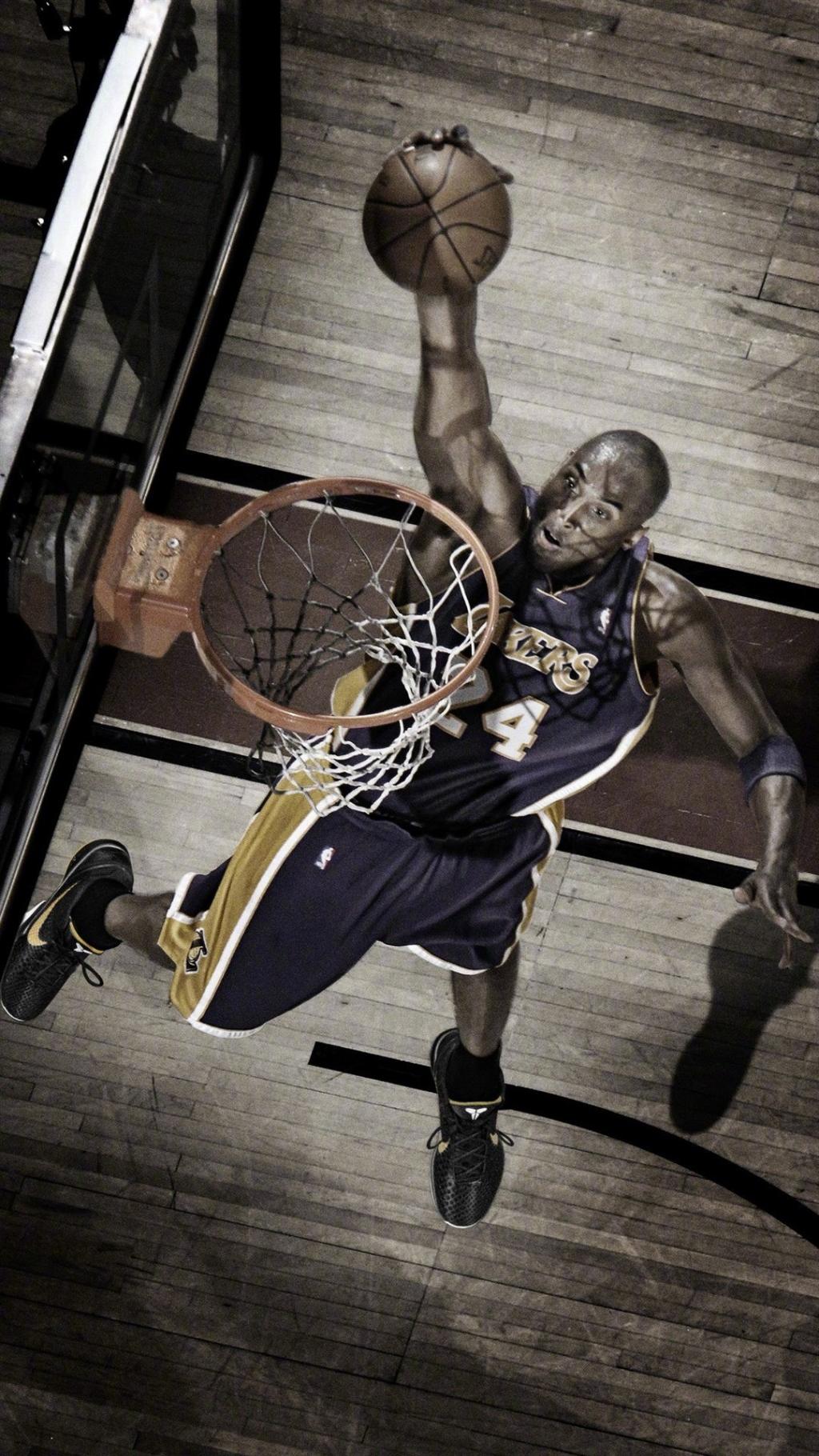 NBA巨星科比退役一周年