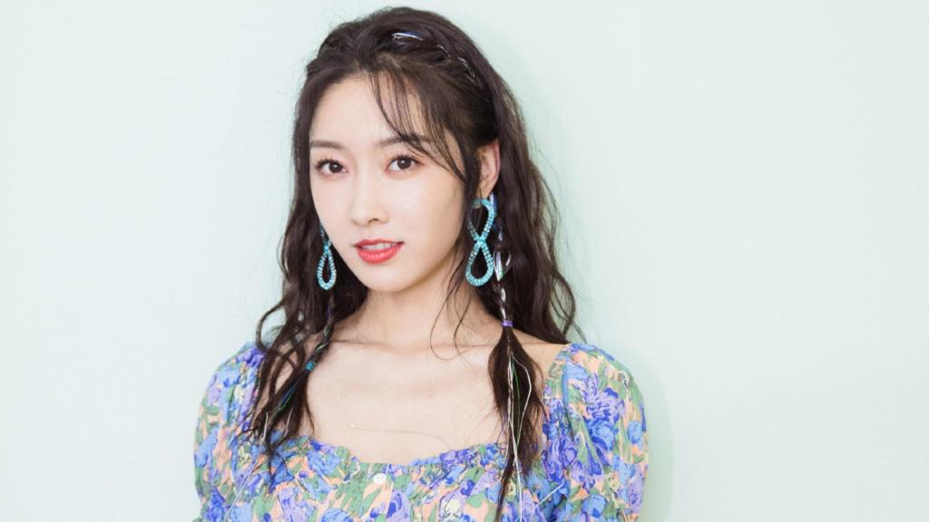 宣璐青春靓丽性感气质诱人写真